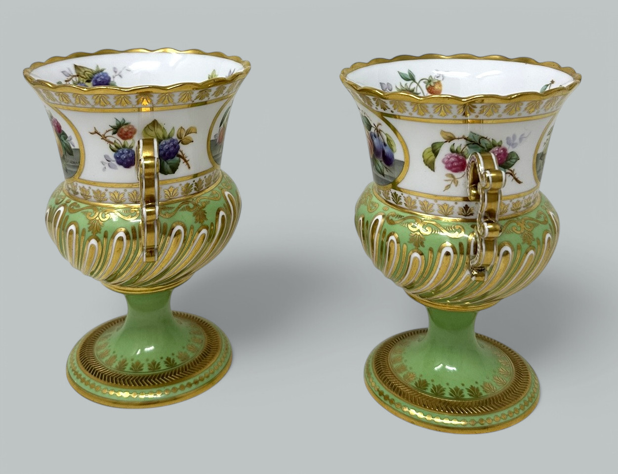 052 Sold Antique English Pair Frederick Adams Copeland Urns Vases Centerpieces Still Life - Image 3