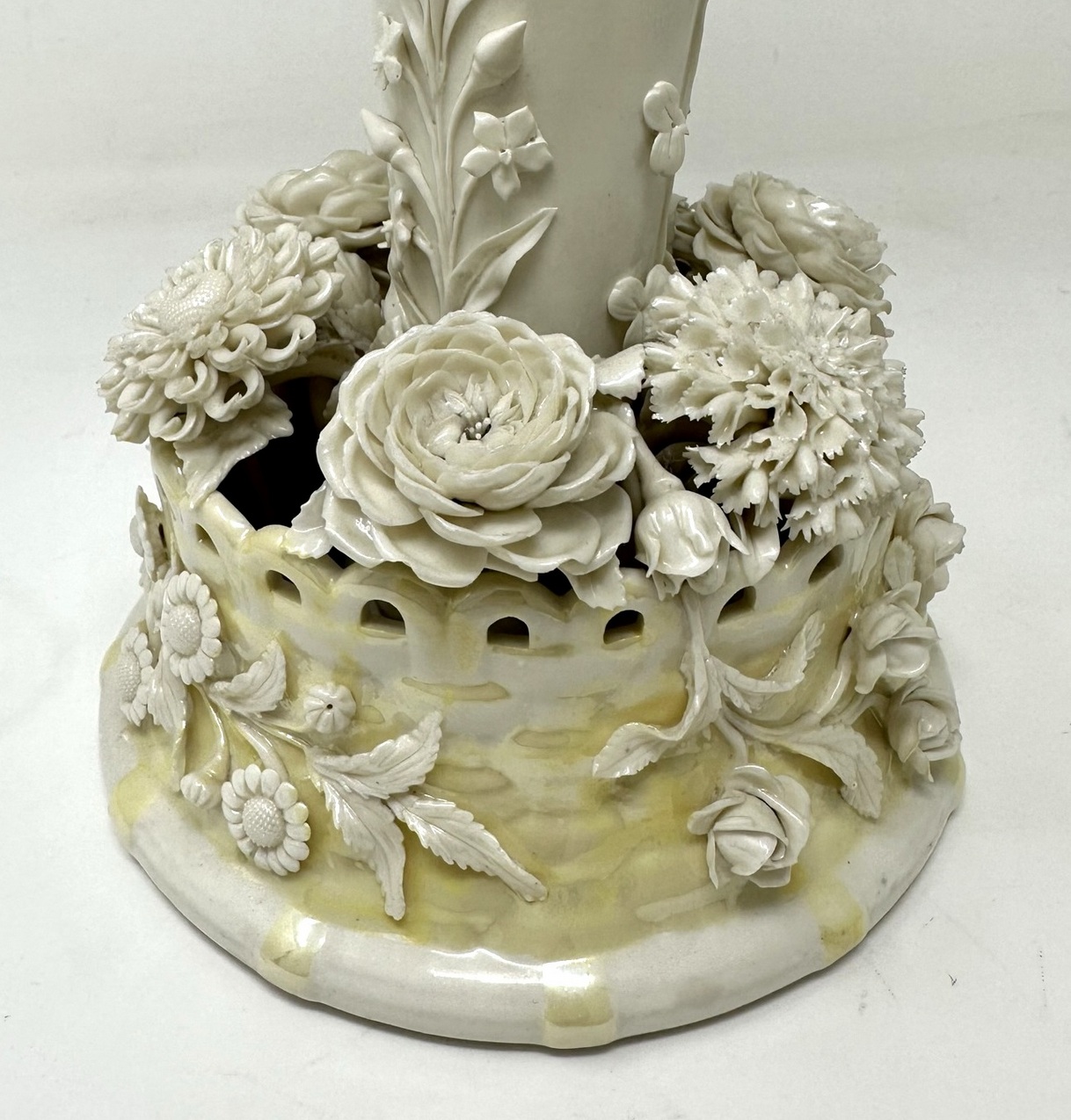 582 Sold Belleek Porcelain Pleated and Flared Trumpet formed Centerpiece Black Mark - Image 4