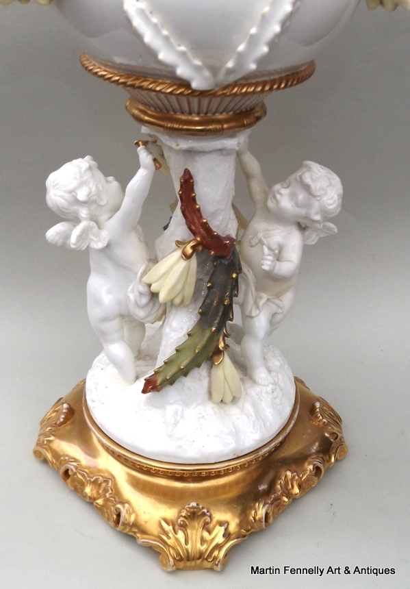 788 Sold Superb Moore Porcelain Oil Lamp 19thCt - Image 3