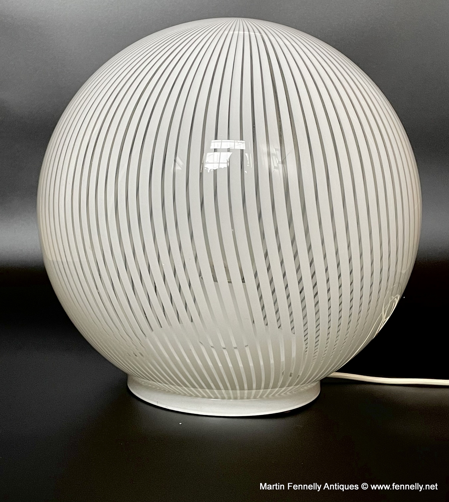 M141 Pair Of 1960's Spiral design Italian Globe Table Lamps - Image 2