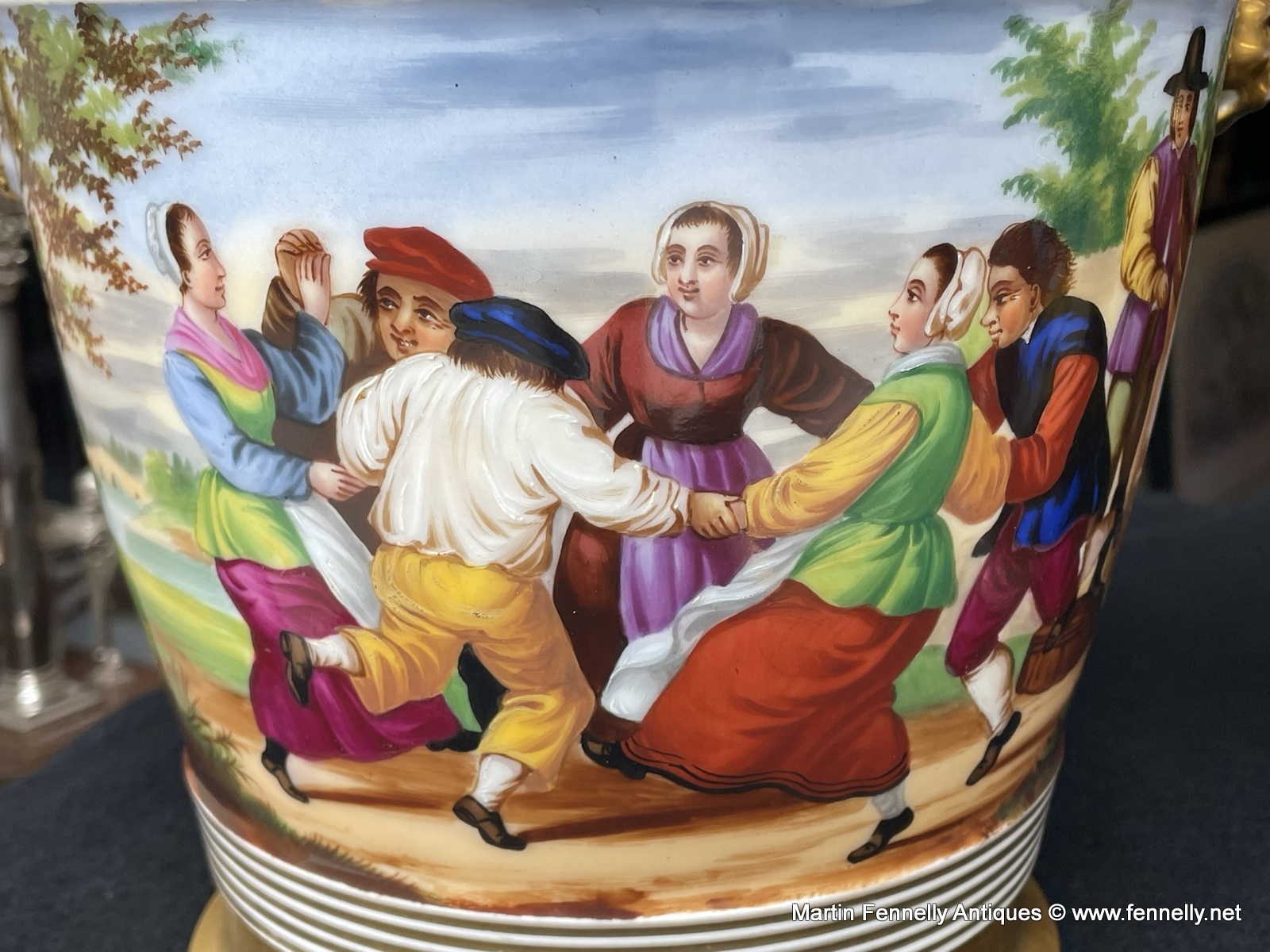 371 Pair of French 1840s Louis-Philippe Paris Porcelain Cachepots with - Hand Painted - Image 8