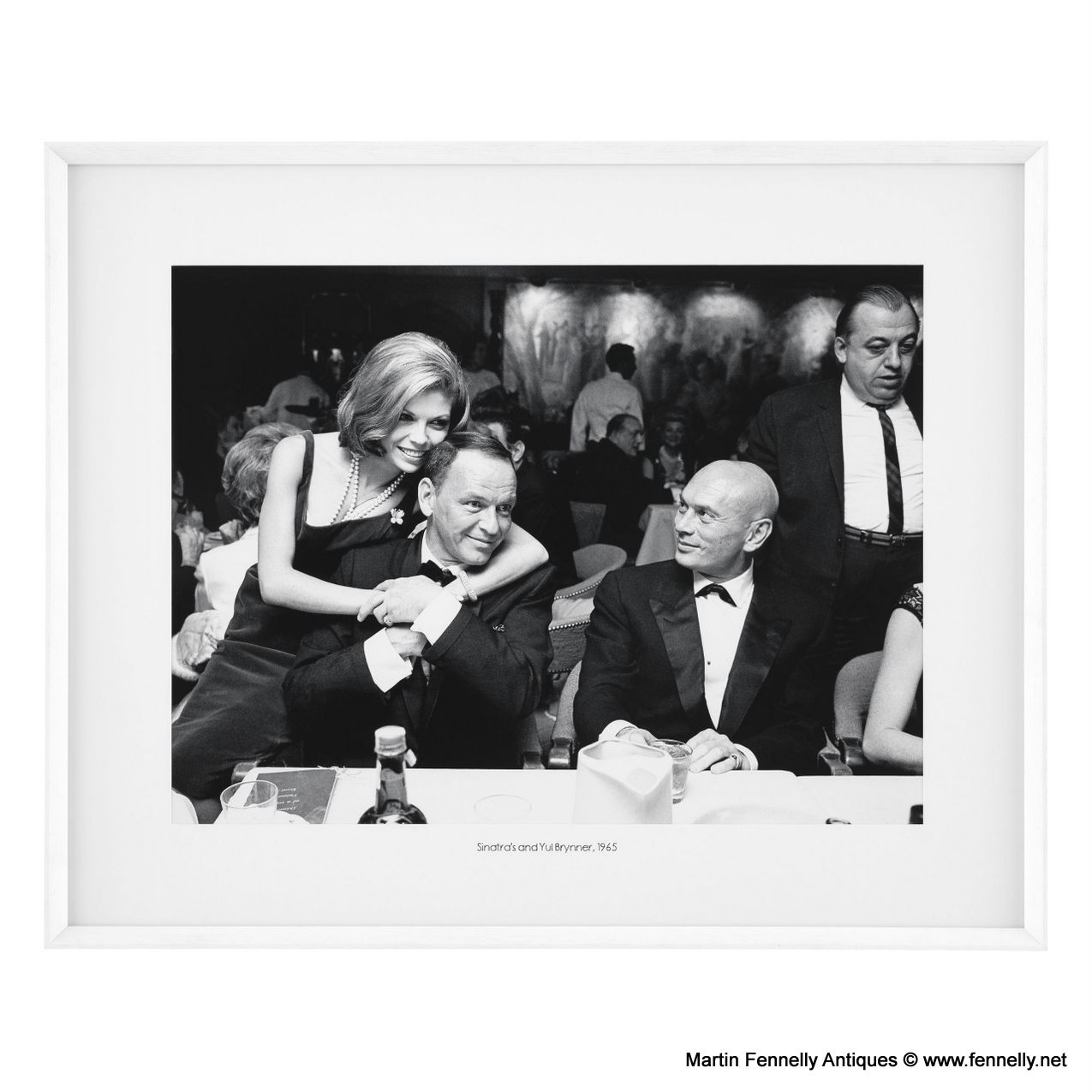 M150 Large Print of Nancy and Frank Sinatra as Yul Brynner looks on, 1965