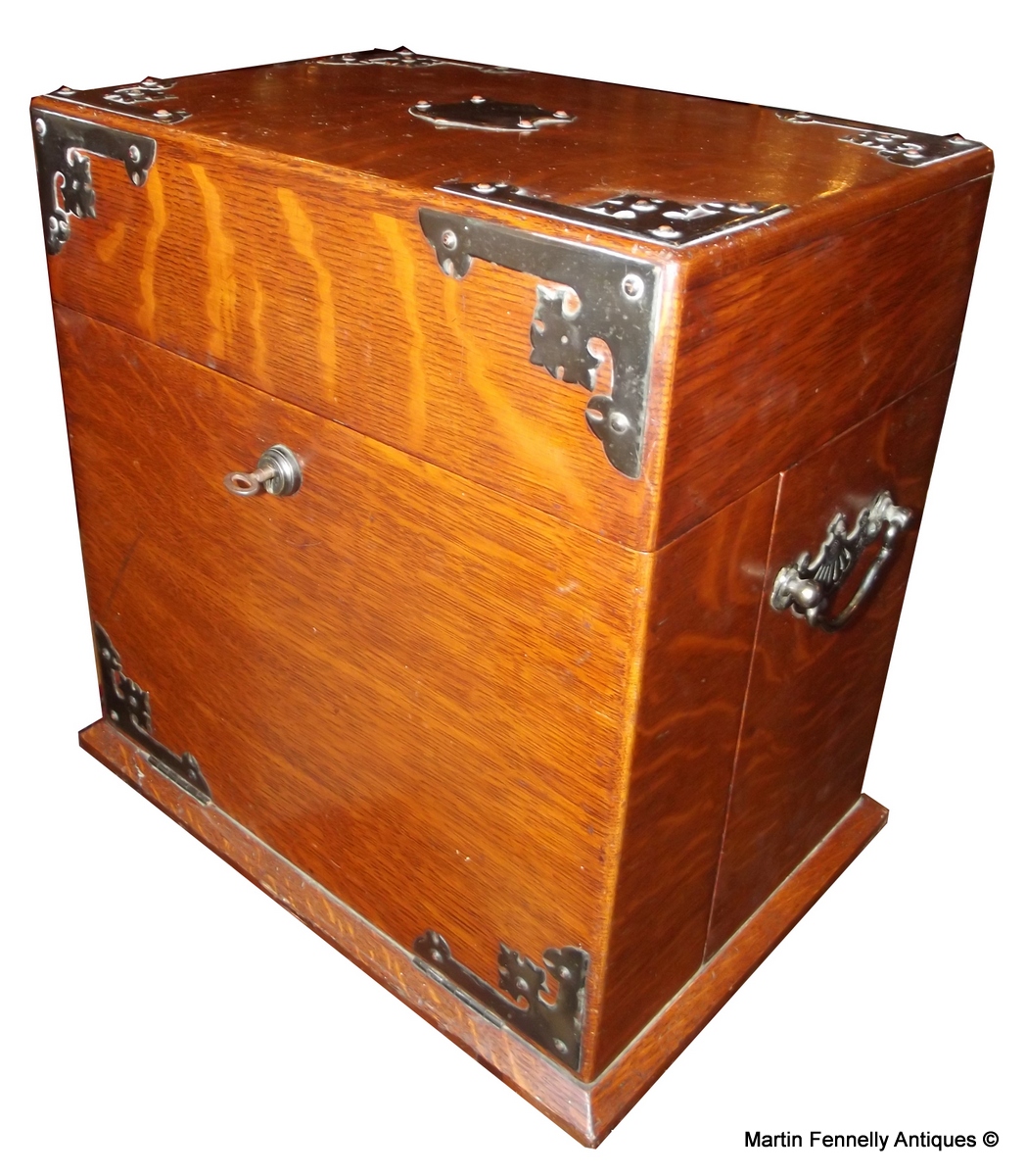 947 Victorian English Tantalus - Superb Condition - Circa 1898 - Image 2