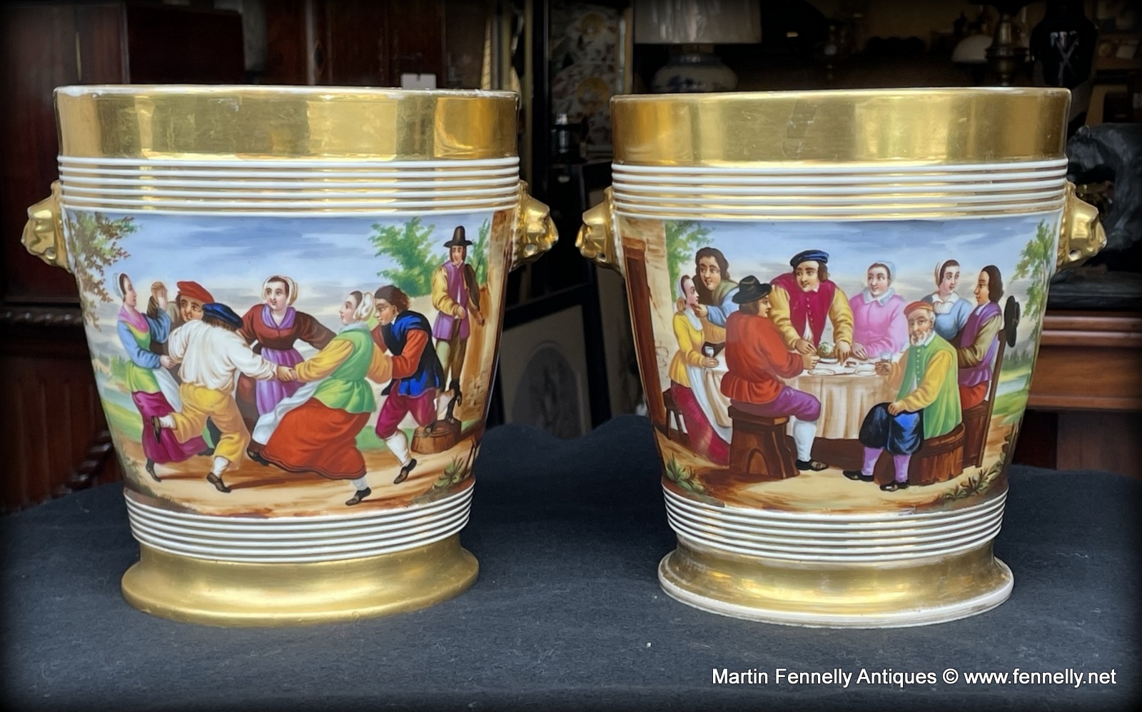 371 Pair of French 1840s Louis-Philippe Paris Porcelain Cachepots with - Hand Painted