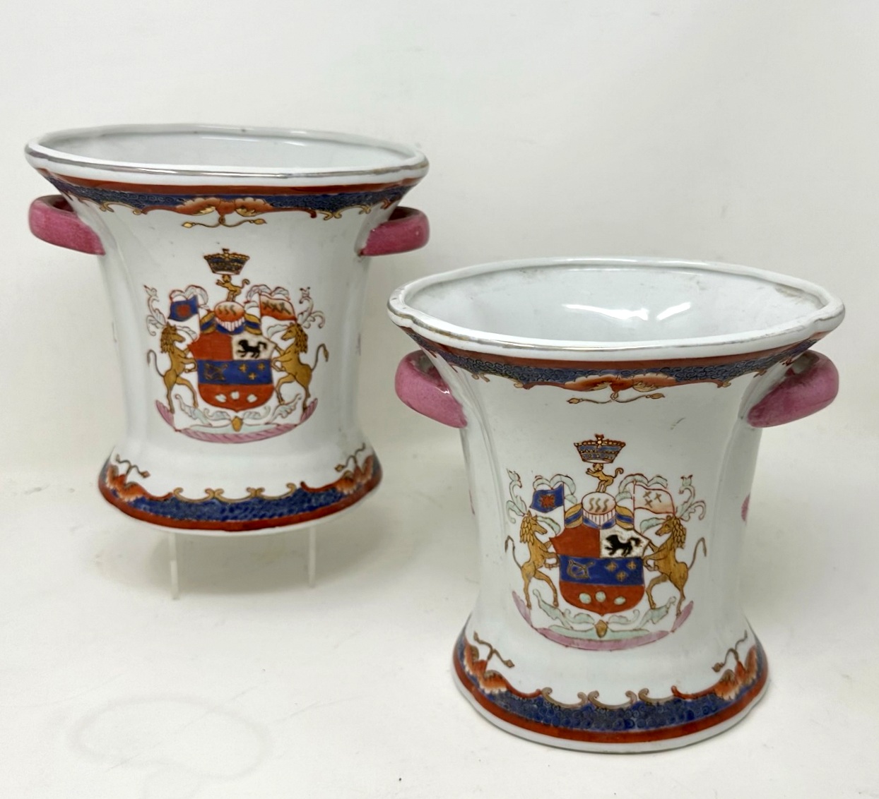 622 Sold Antique Pair Asian Chinese Export Republic Porcelain Armorial Crest Urns Vases