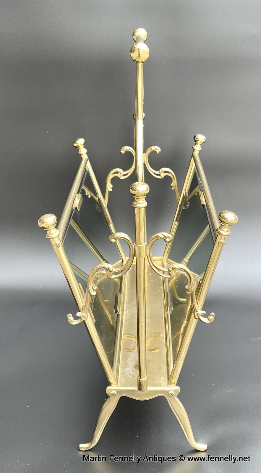 M142 French Mid Century Brass Paper Rack Circa 1950 - Maison Baguès - Image 6