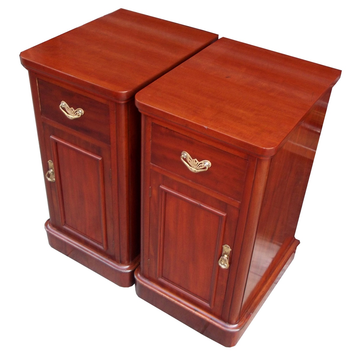 729 Pair - Victorian Mahogany Bedside Cabinets - Circa 1875 - Image 2