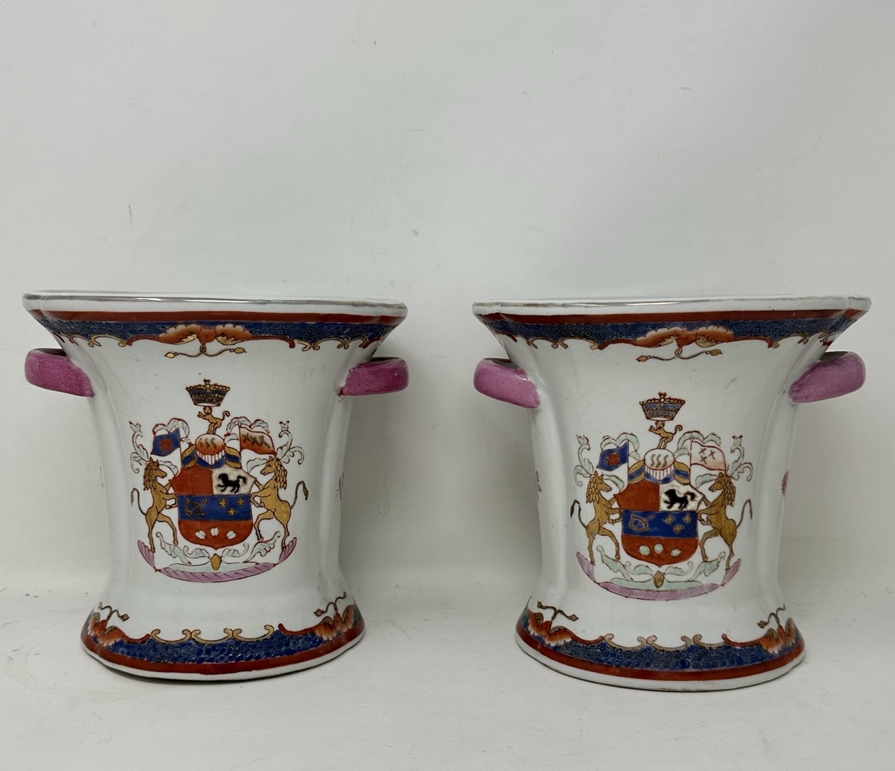 622 Sold Antique Pair Asian Chinese Export Republic Porcelain Armorial Crest Urns Vases - Image 2