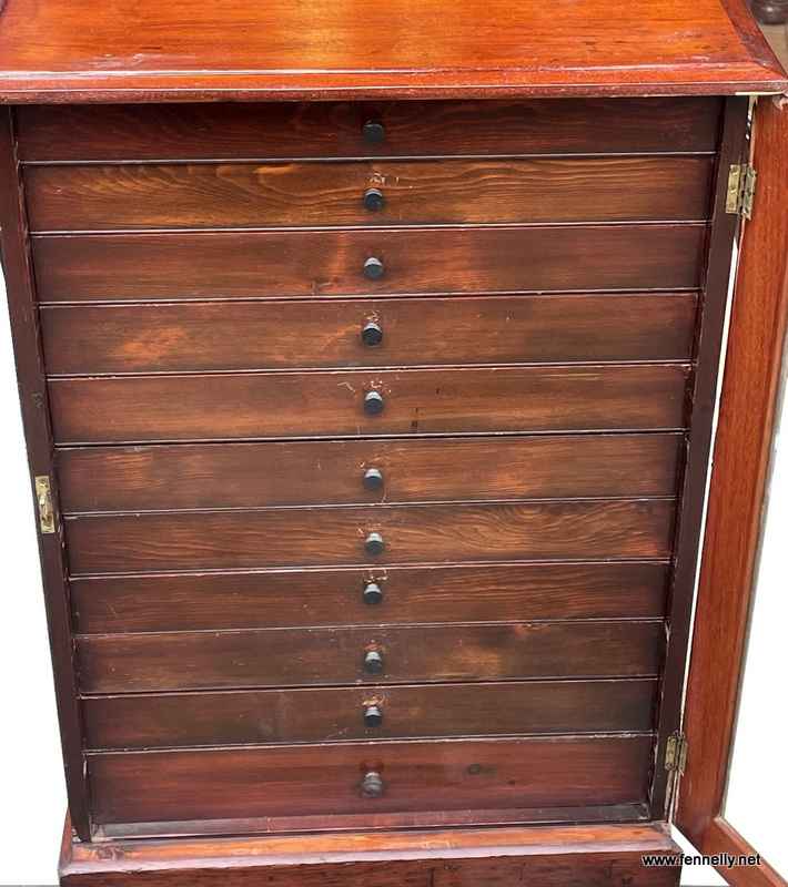 832 Mahogany Collectors Cabinet - English - Circa 1800 - Image 3