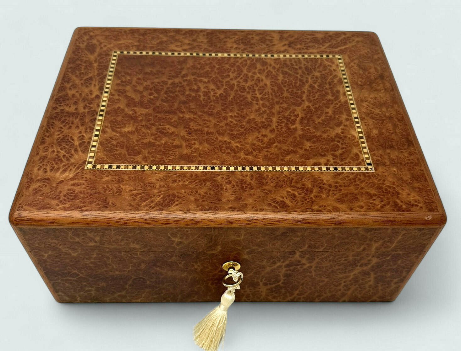 842 Sold Vavona Burl Jewellery Casket – Manning of Ireland – Irish - Image 2