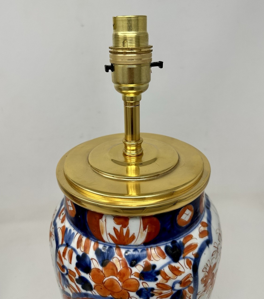 351 Sold Antique Pair Japanese Chinese Imari Porcelain Ormolu Table Lamps Blue Red Gilt - Image 4