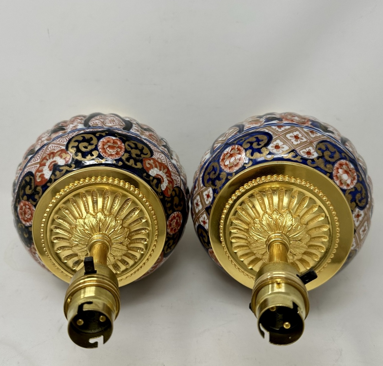 218 Sold Antique Pair Japanese Chinese Imari Porcelain Ormolu Table Lamps Blue Red Gilt - Image 5