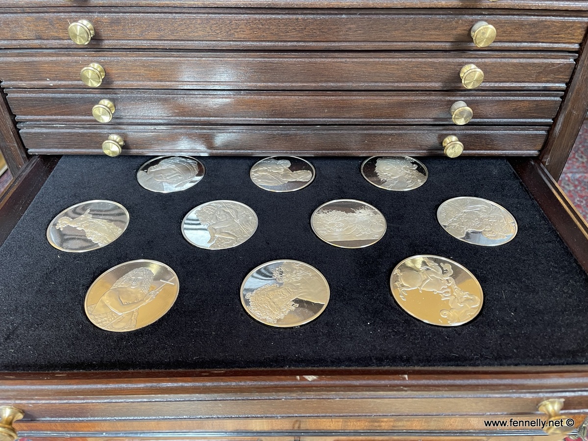 136 Sold 1975 John Pinches Genius of Leonardo da Vinci Silver Proof 50 Medal Set - Image 3