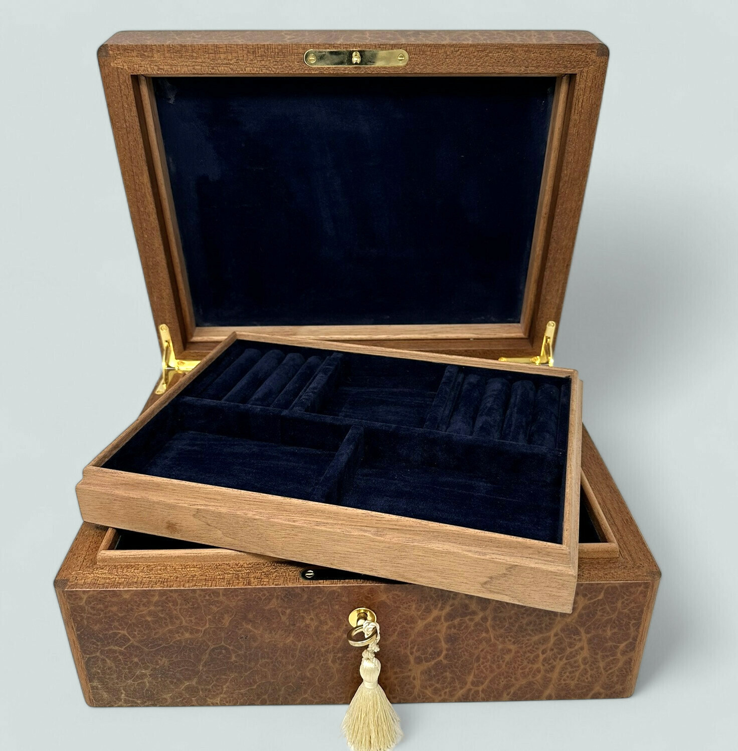 842 Sold Vavona Burl Jewellery Casket – Manning of Ireland – Irish - Image 5