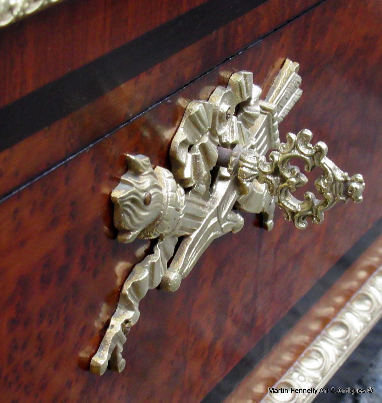 930 Sold French Casket - Circa 1890 - Paris - Stunning Museum Quality Piece - Tahan - Image 4