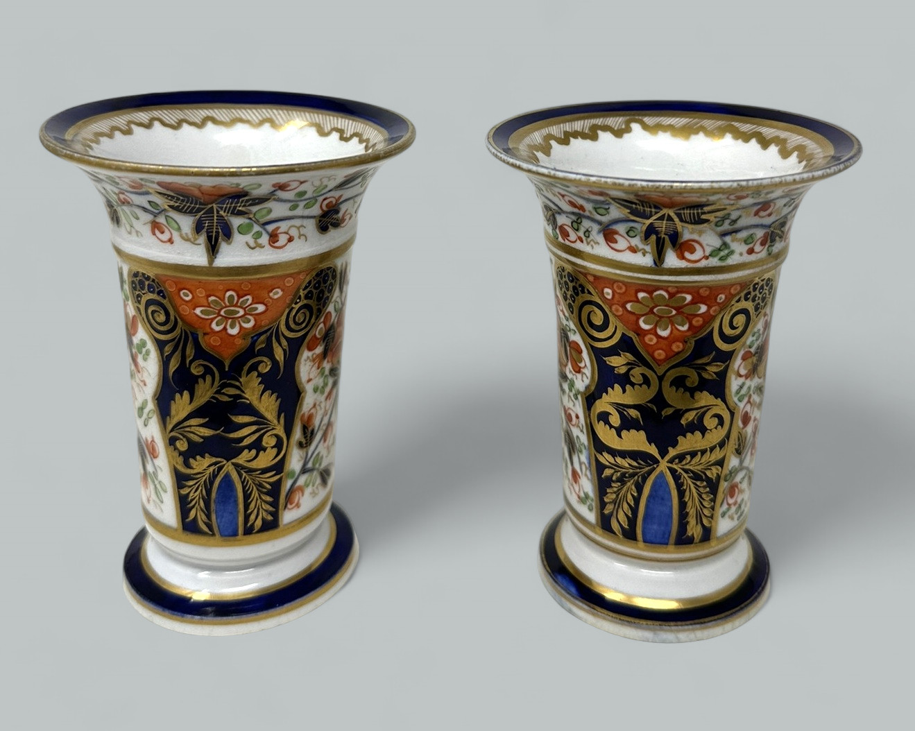 396 Sold Antique Regency English Crown Derby Pair Vases Centerpieces 1815 Imari Pattern - Image 2