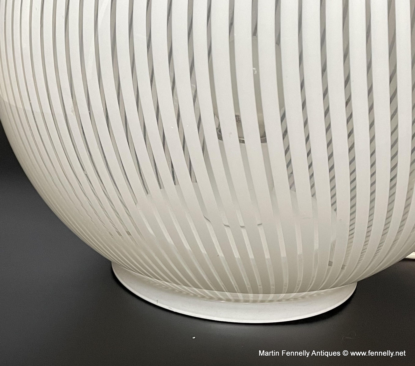 M141 Pair Of 1960's Spiral design Italian Globe Table Lamps - Image 3