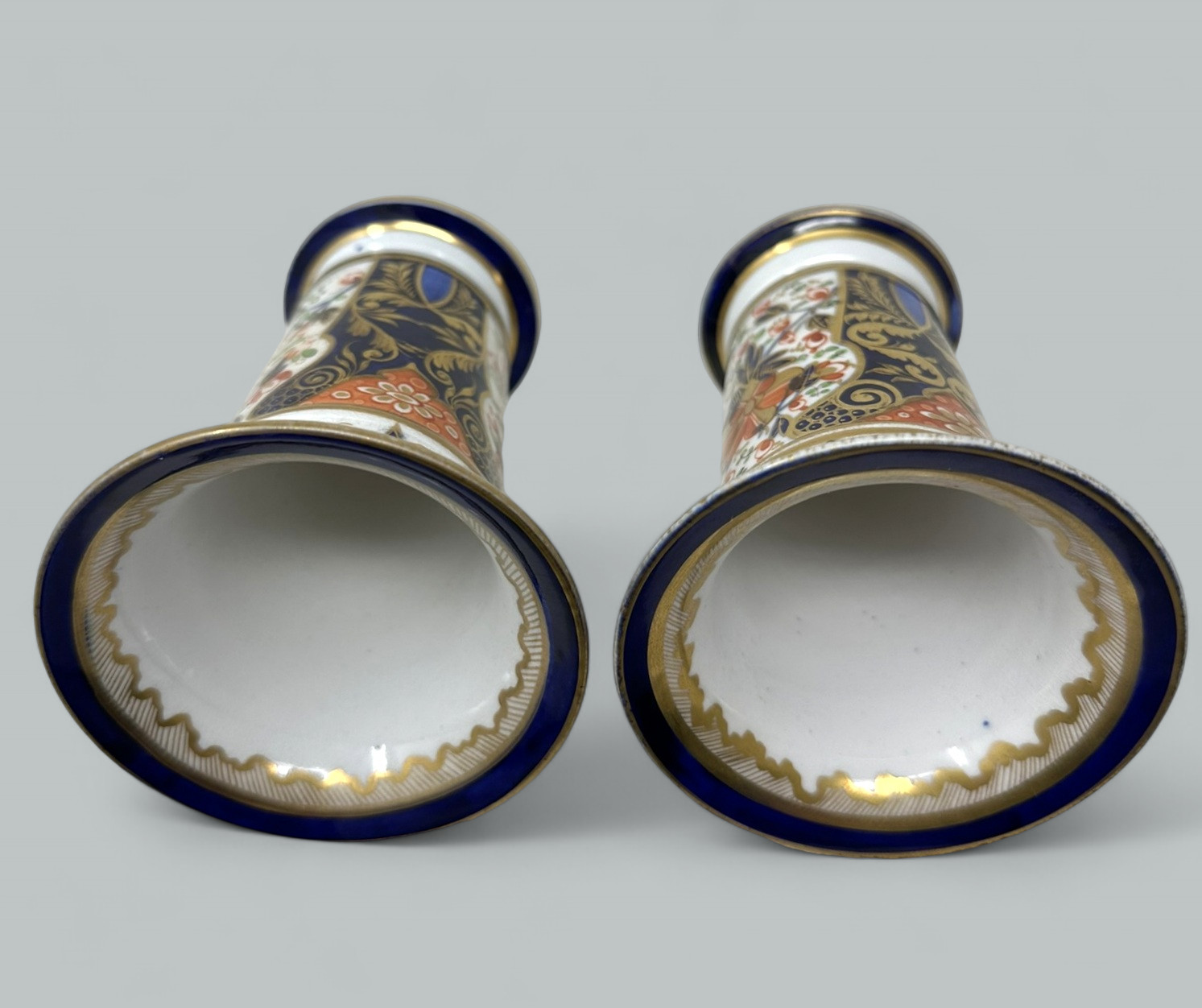 396 Sold Antique Regency English Crown Derby Pair Vases Centerpieces 1815 Imari Pattern - Image 4