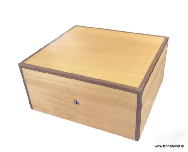 438 Humidor Rare – Manning of Ireland – Irish - Beech Veneer